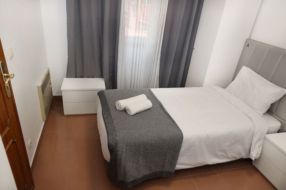 undefined Lisbon Home Host - Hostel 7