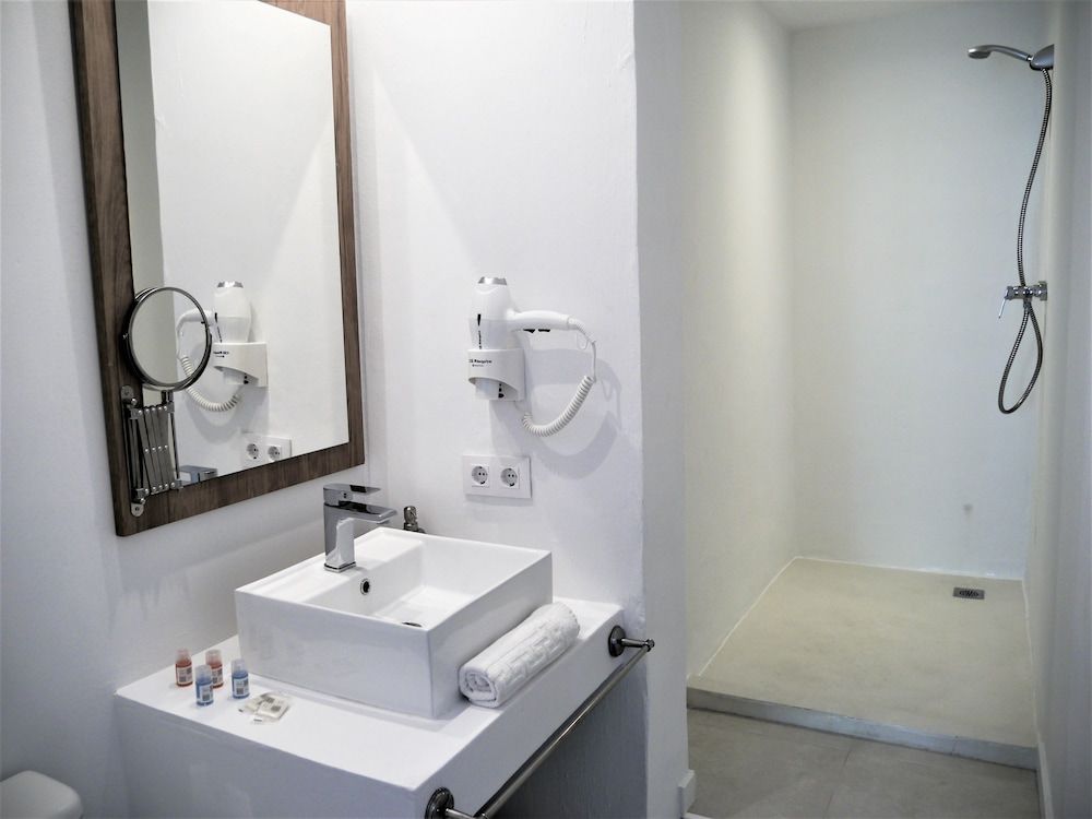 Xubec - Alberg Juvenil Basic Quadruple Room, Non Smoking 2