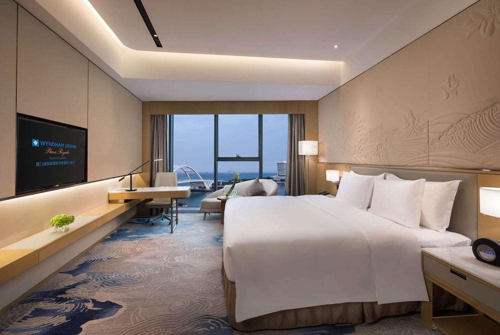 Premium Room, 1 King Bed, Non Smoking, Sea View