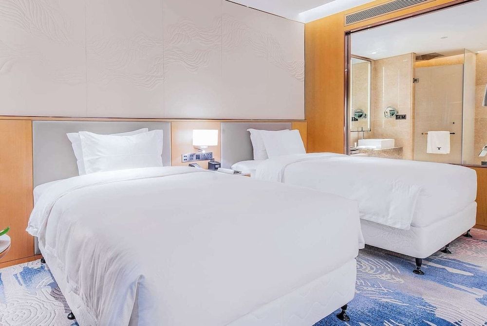 Deluxe Room, 2 Twin Beds, Non Smoking, City View