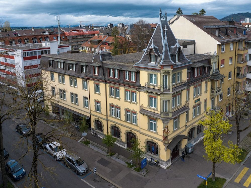 undefined Hotel Waldhorn 4
