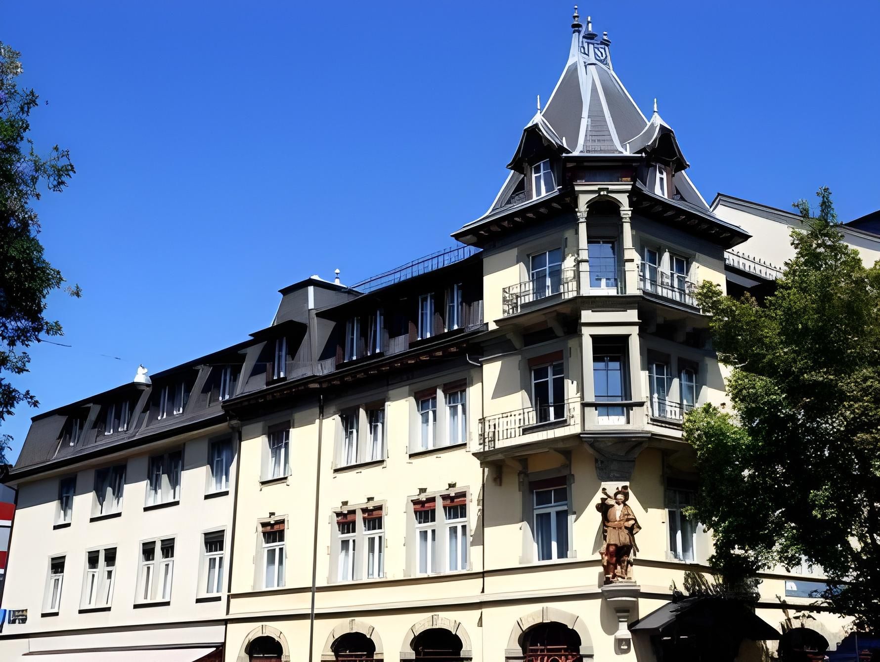 undefined Hotel Waldhorn 5