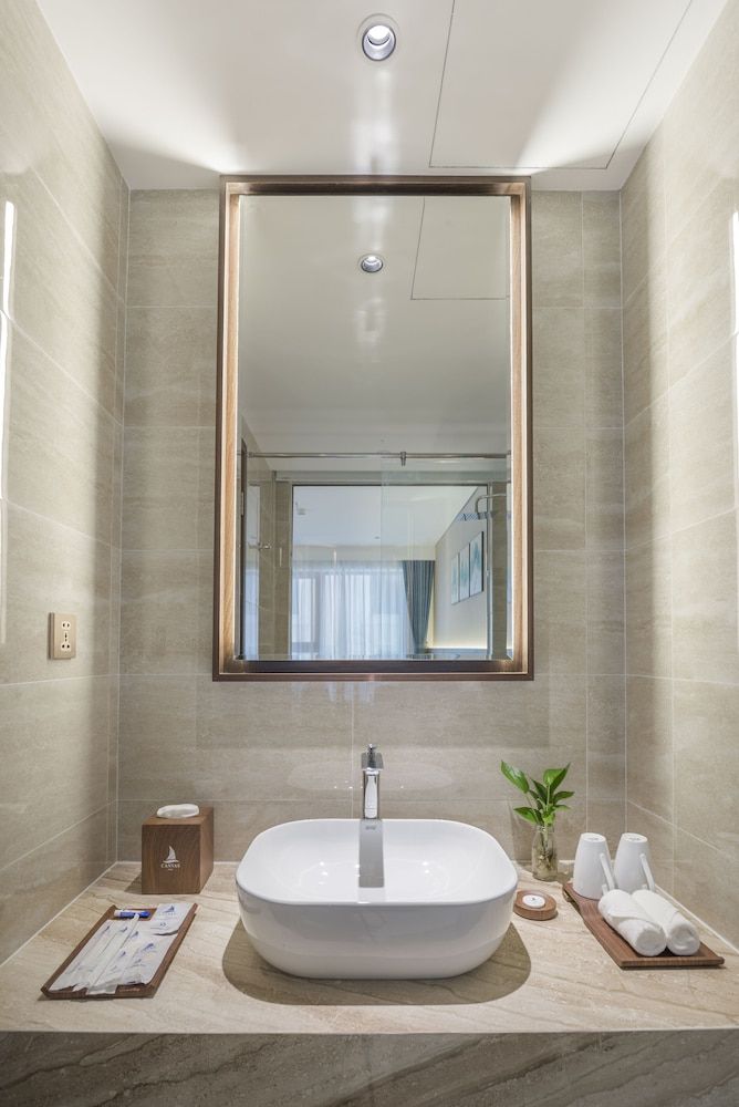 Canvas Danang Beach Hotel Grand Premier Twin 4