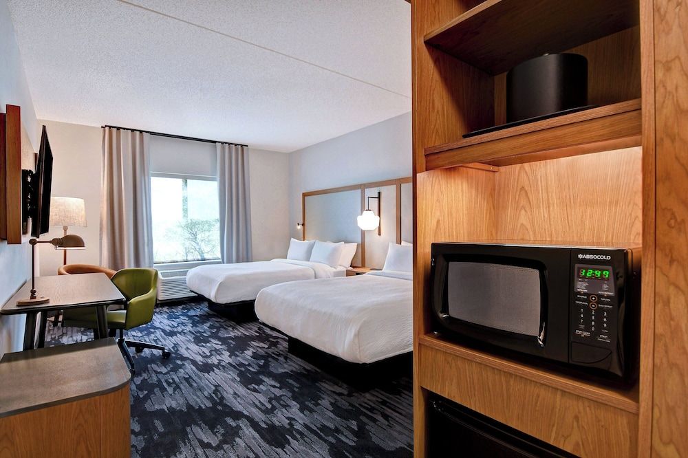 Room, 2 Queen Beds, Non Smoking (Hearing Accessible)