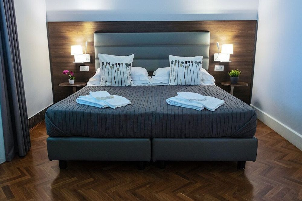 Re Vittorio Deluxe Deluxe Double Room, Multiple Beds, Non Smoking 7