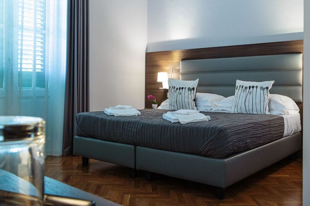 Re Vittorio Deluxe Deluxe Double Room, Multiple Beds, Non Smoking 6