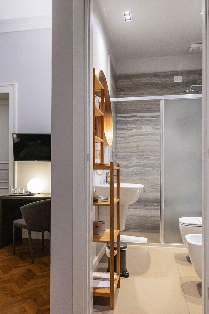 Re Vittorio Deluxe Deluxe Double Room, Multiple Beds, Non Smoking 10