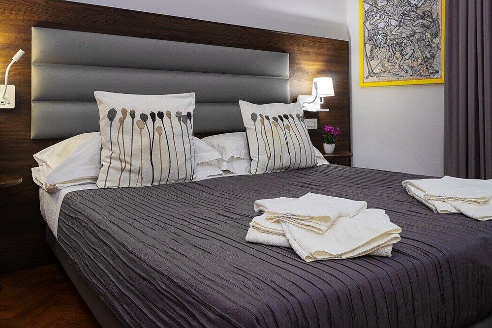 Re Vittorio Deluxe Deluxe Double Room, Multiple Beds, Non Smoking 4