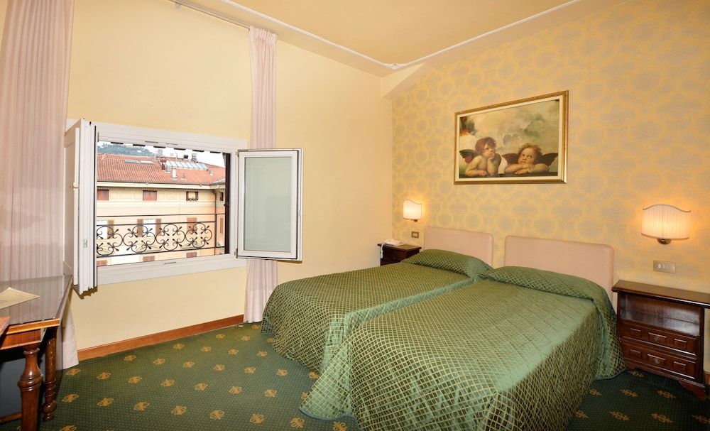 Grand Hotel Plaza e Locanda Maggiore Economy Double or Twin Room