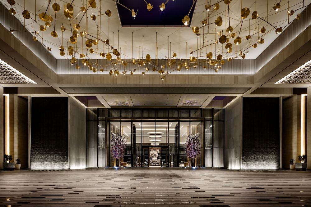 undefined Atlantis The Royal 7