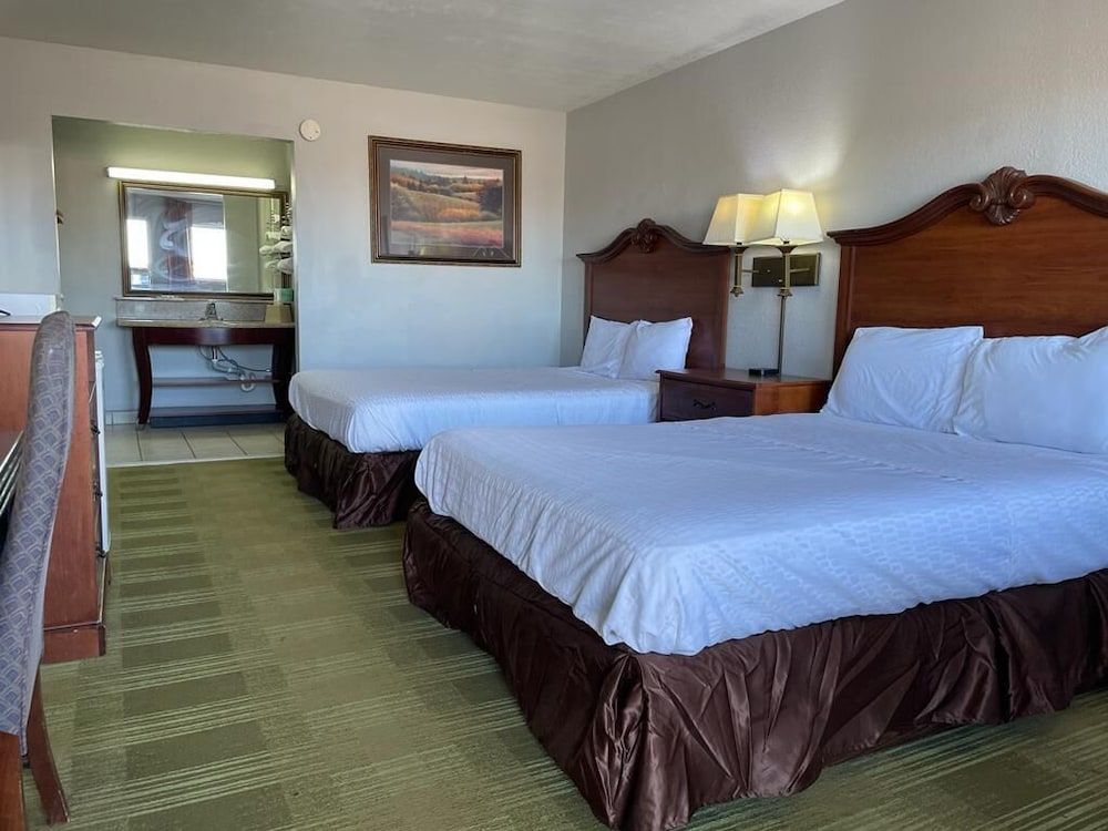 Country inn Lampasas Deluxe Double Room, City View 2