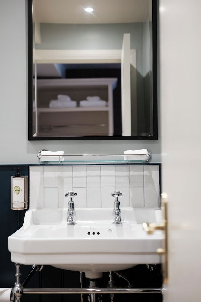 The Pilgrim Inn Standard Double Room 8