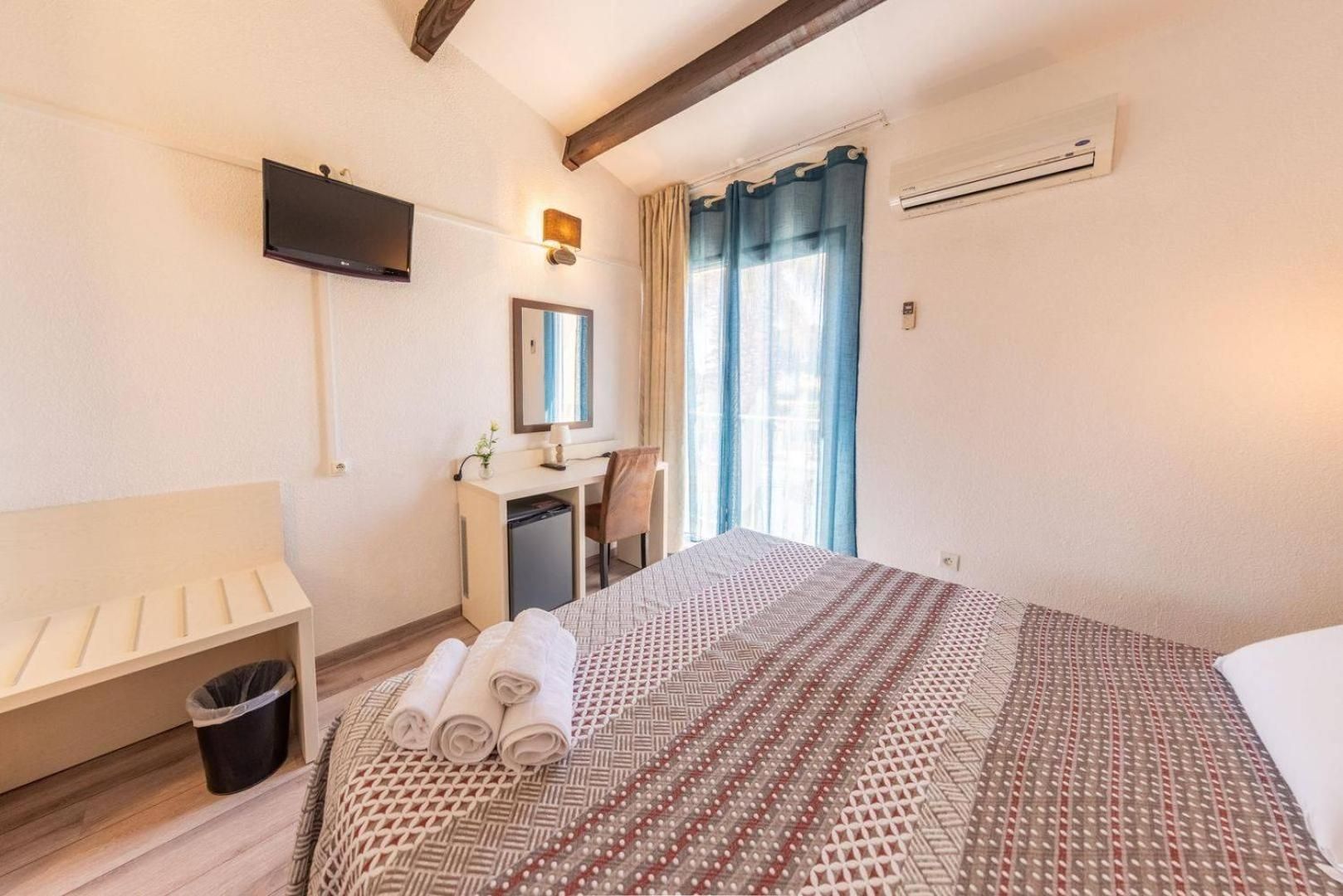 Exclusive Double Room - heated swimming pool - free parking