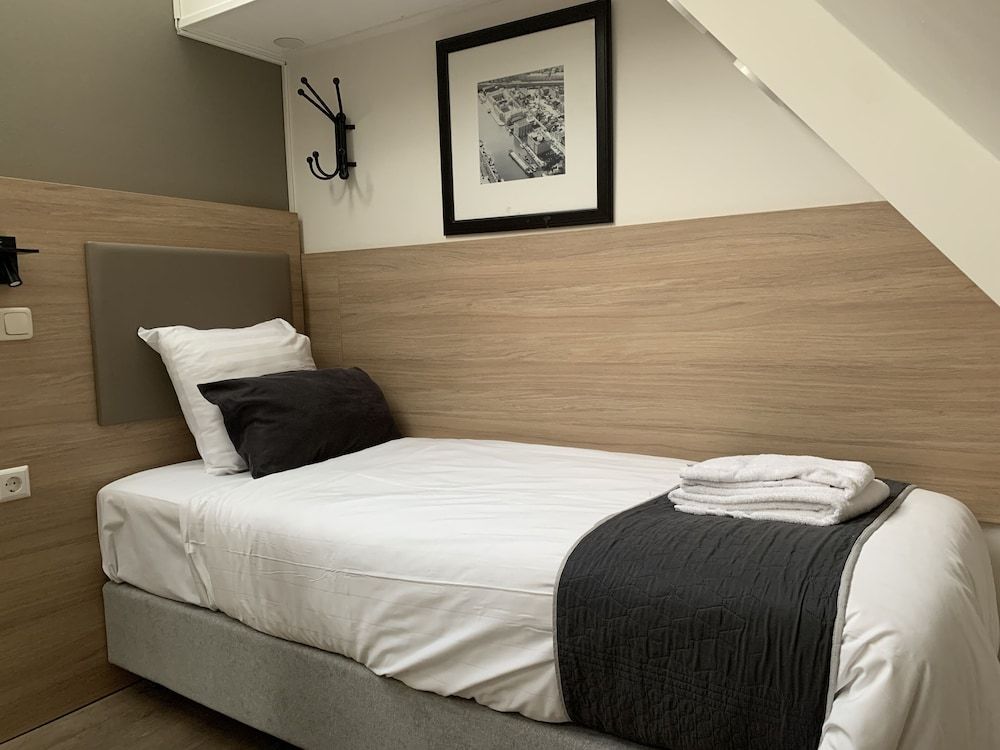 Allure Garden Apartments Duplex (3 person Maisonette) 3