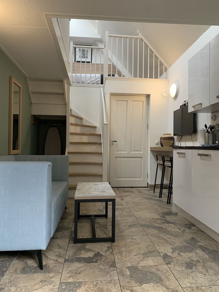 Allure Garden Apartments Duplex (3 person Maisonette) 6