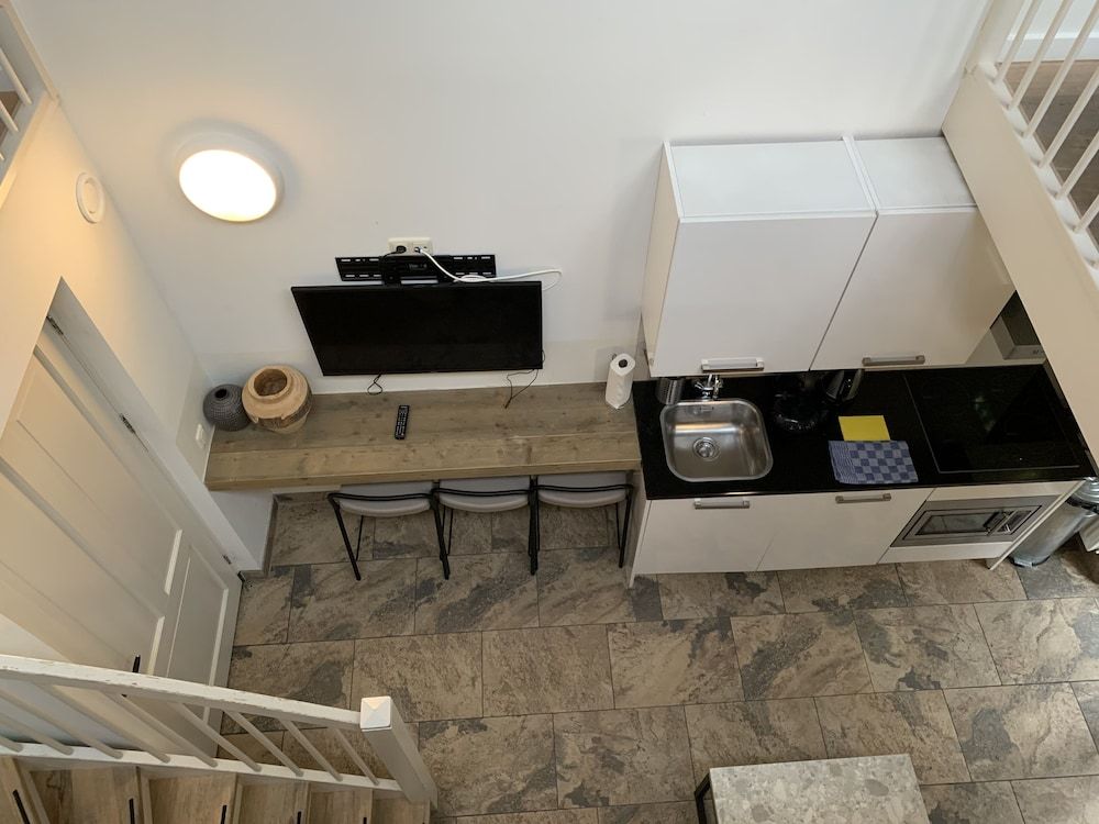 Allure Garden Apartments Duplex (3 person Maisonette) 8