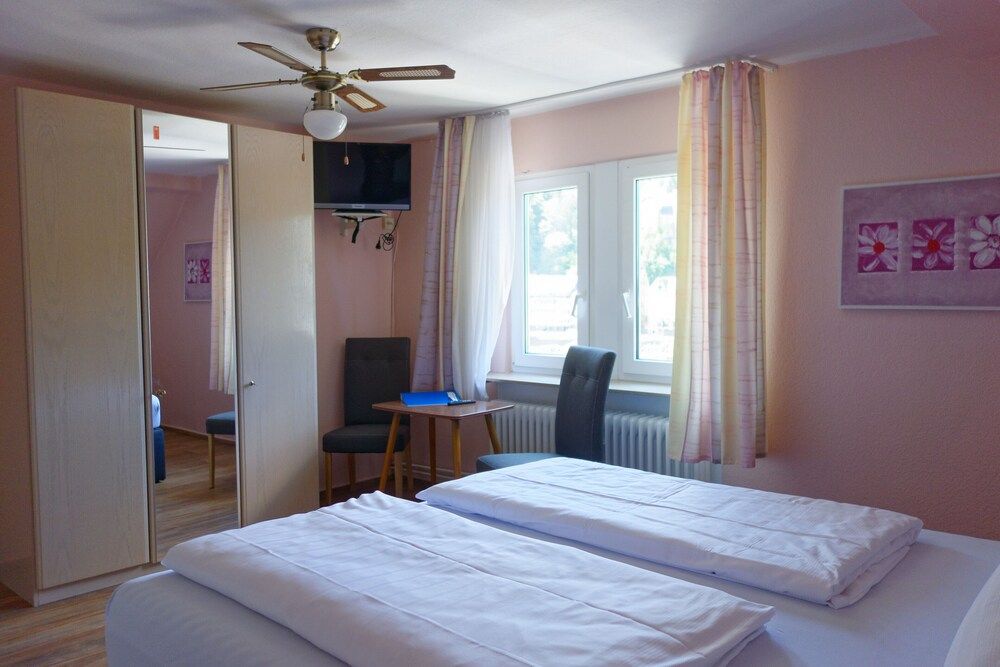 Standard Triple Room, Private Bathroom