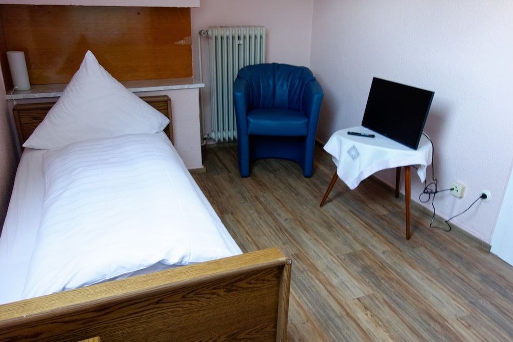 Standard Triple Room, Private Bathroom