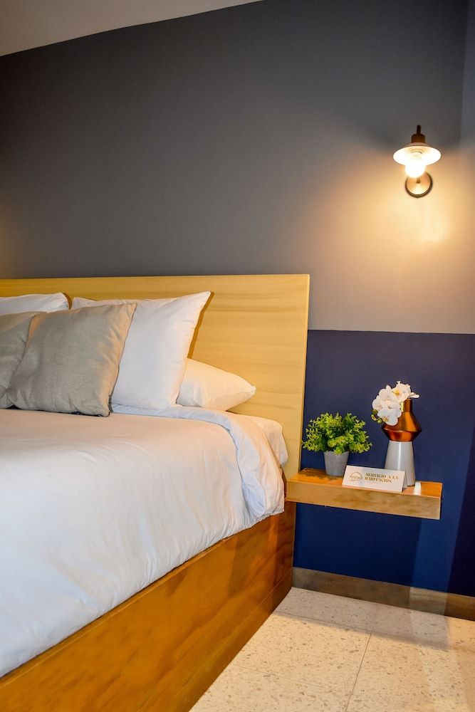 Double Room 1 King Bed