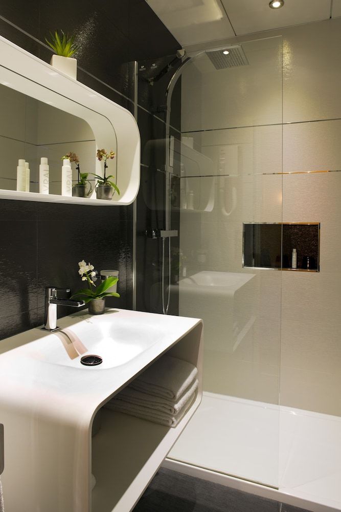 Hôtel des Arceaux Superior Triple Room 7