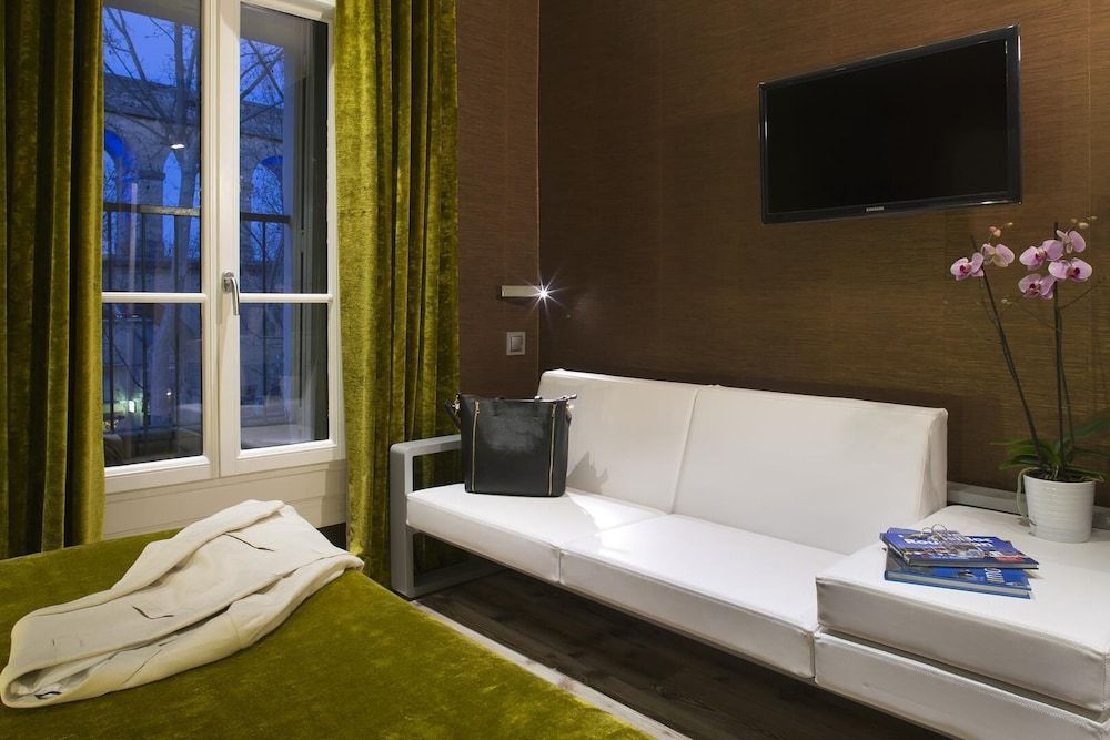 Hôtel des Arceaux Superior Double or Twin Room 13