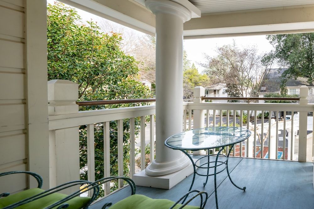 The Bergson, BW Signature Collection Suite, 1 King Bed, Non Smoking, Balcony 4