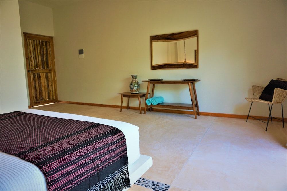 La Puerta Azul Beachfront - Adults Only Deluxe Room 2