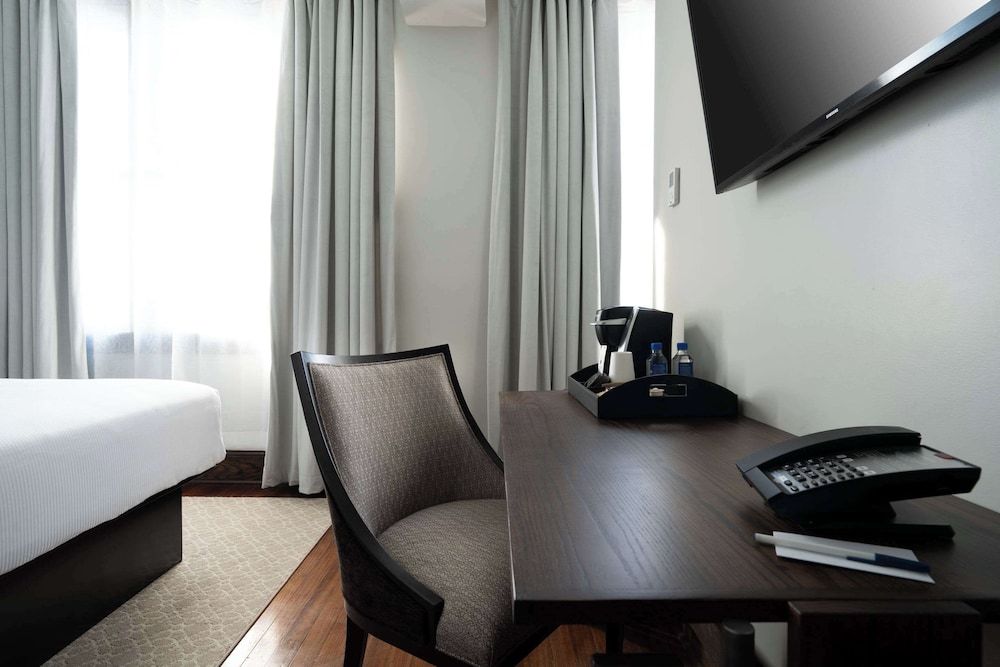 The Esquire Hotel Downtown Gastonia, Ascend Hotel Collection Standard Room, 1 King Bed, Non Smoking 4