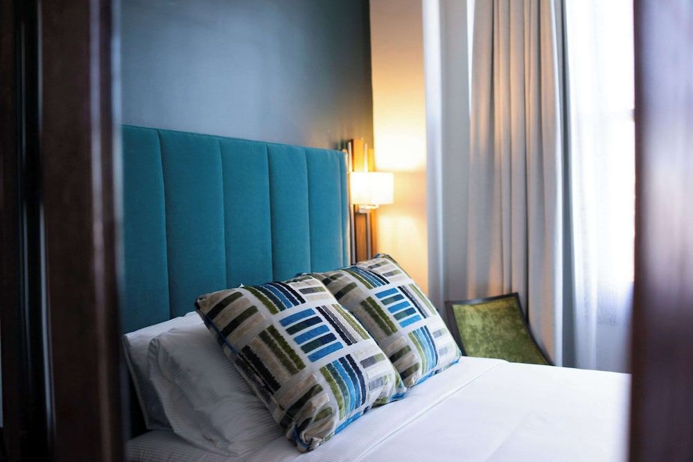 The Esquire Hotel Downtown Gastonia, Ascend Hotel Collection Standard Room, 1 Queen Bed, Non Smoking 2