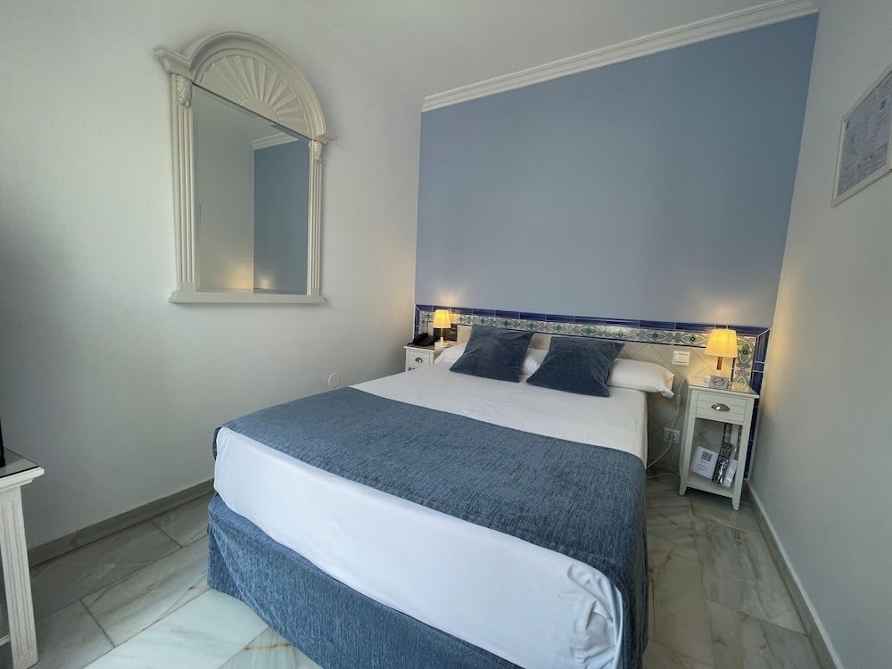 Plaza Cavana Single Room