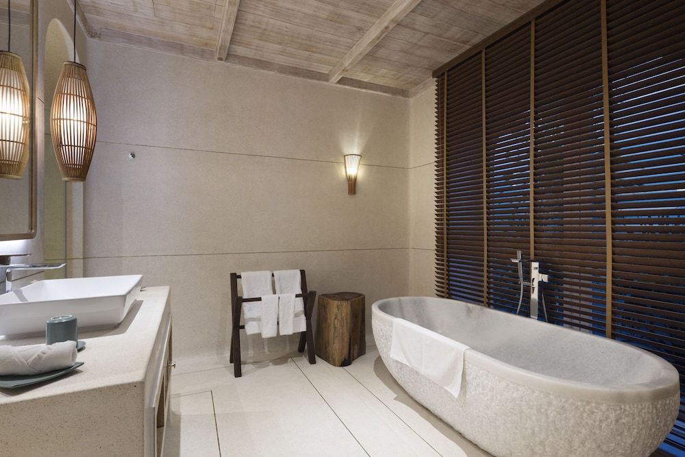 Stelia Beach Resort 3 Bedroom Ocean View Villa with Private Pool 14