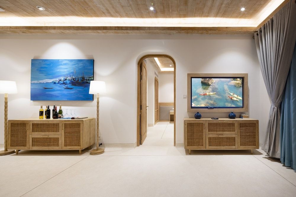 Stelia Beach Resort 3 Bedroom Ocean View Villa with Private Pool 10