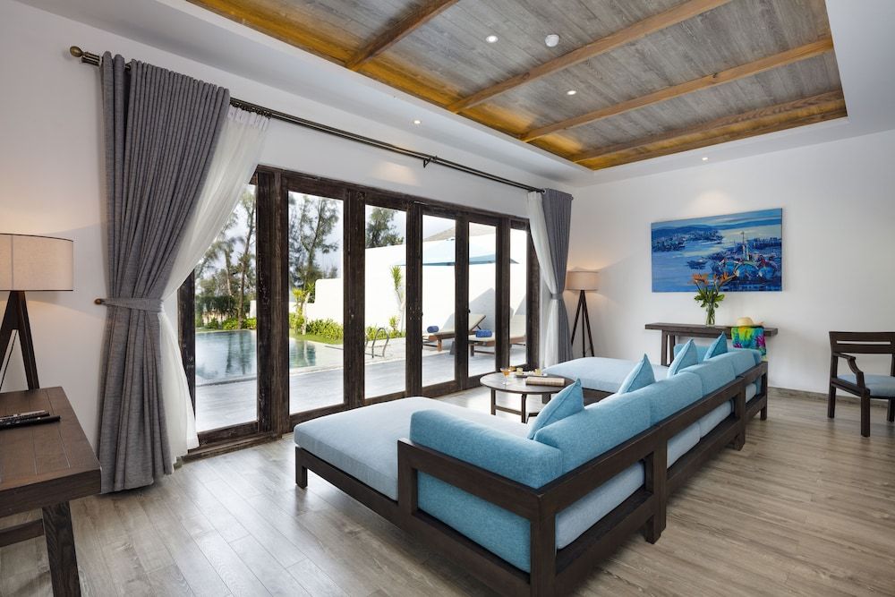 Stelia Beach Resort 1 Bedroom Ocean View Villa with Private Pool 5