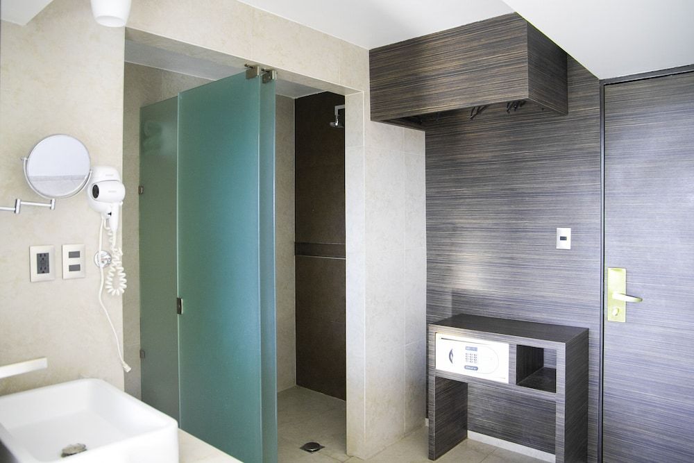 Hotel Brasilia Standard Room, 1 King Bed 6