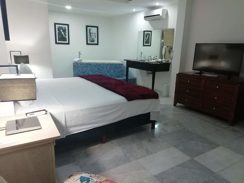 Spazio Boutique Hotel Standard Room 9