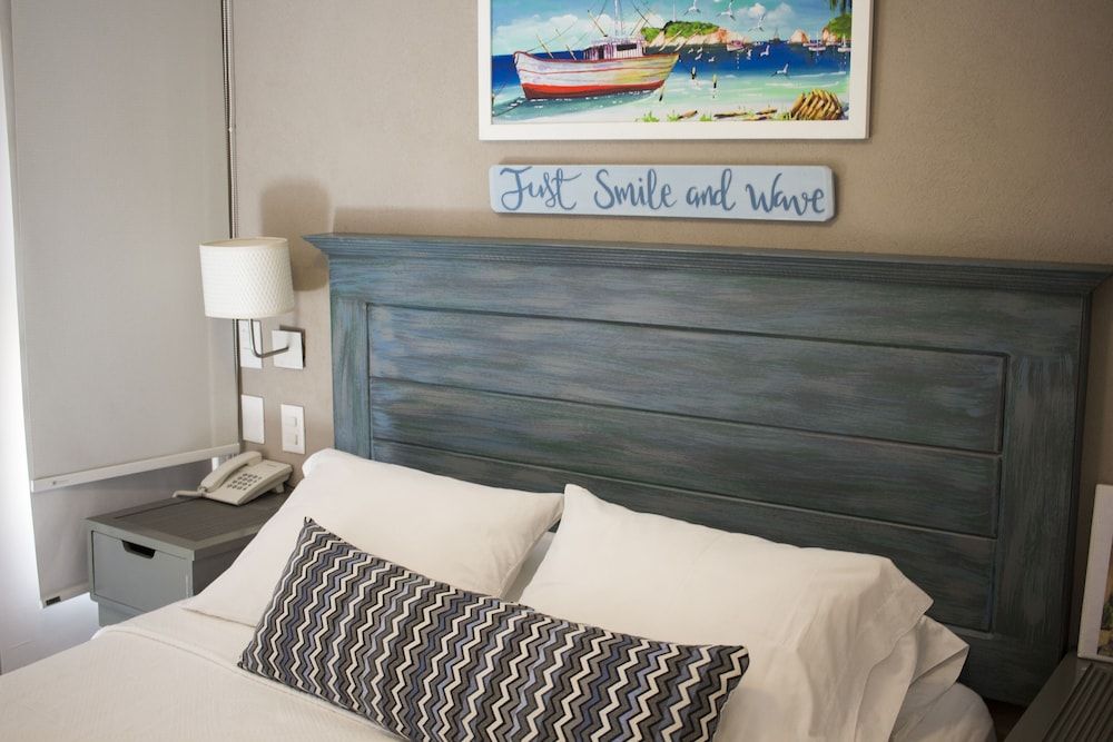 Deluxe Room, 1 Queen Bed, Non Smoking