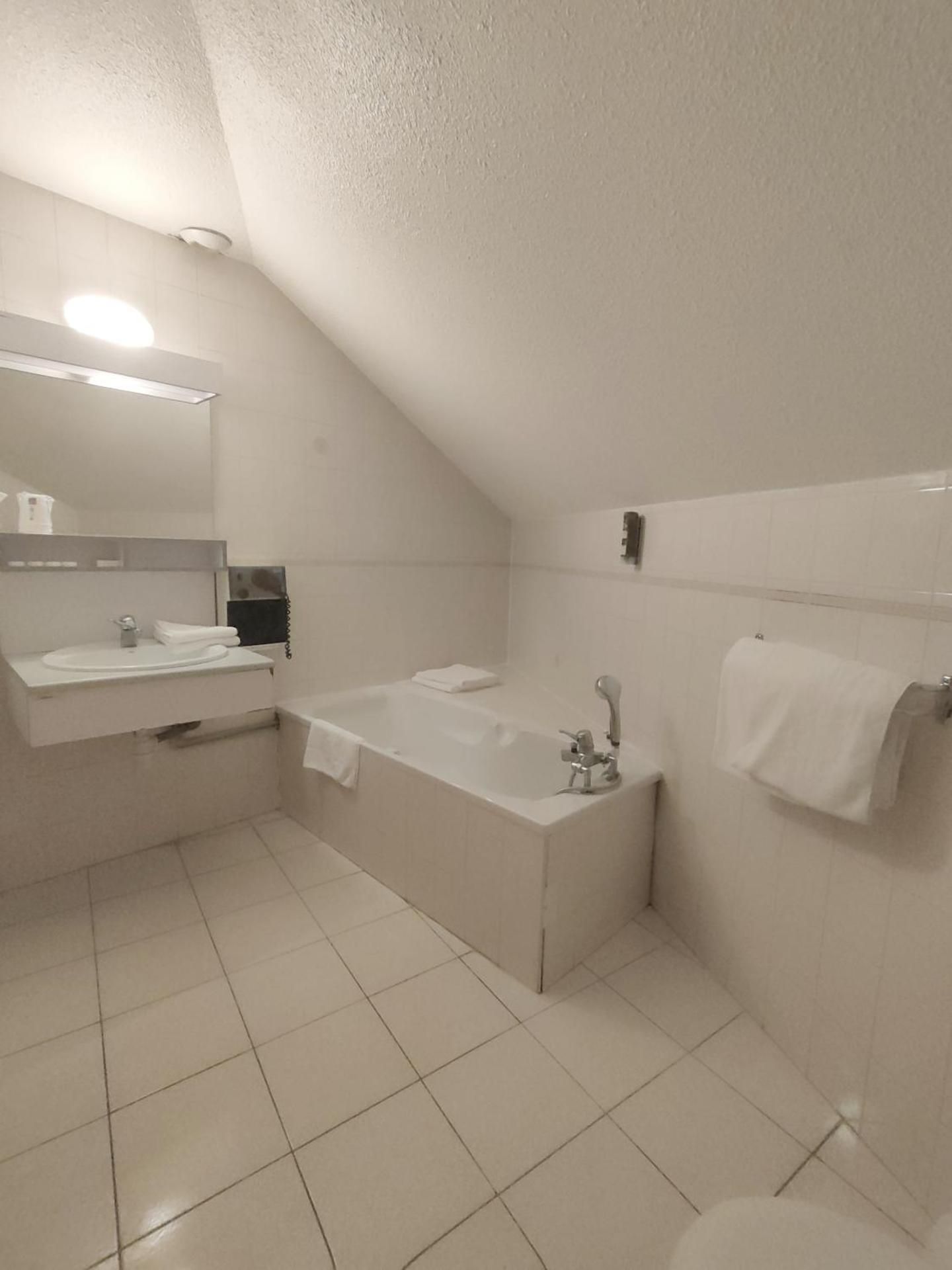 undefined Hotel Novel Restaurant La Mamma 9