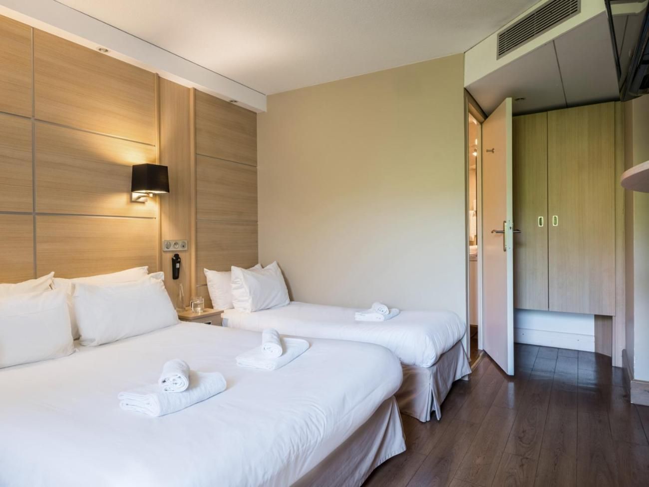 Triple Room (2 Adults + 1 Child)