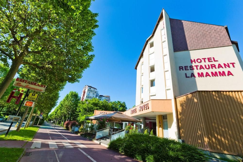 undefined Hotel Novel Restaurant La Mamma 2