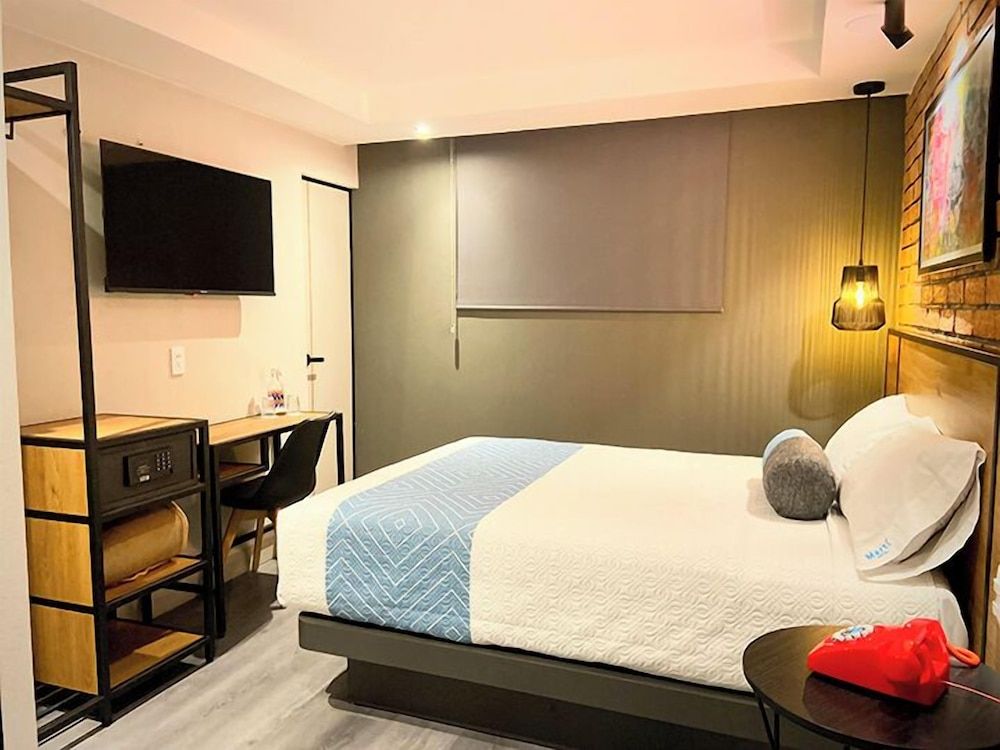 Hotel Marti Deluxe Room 3