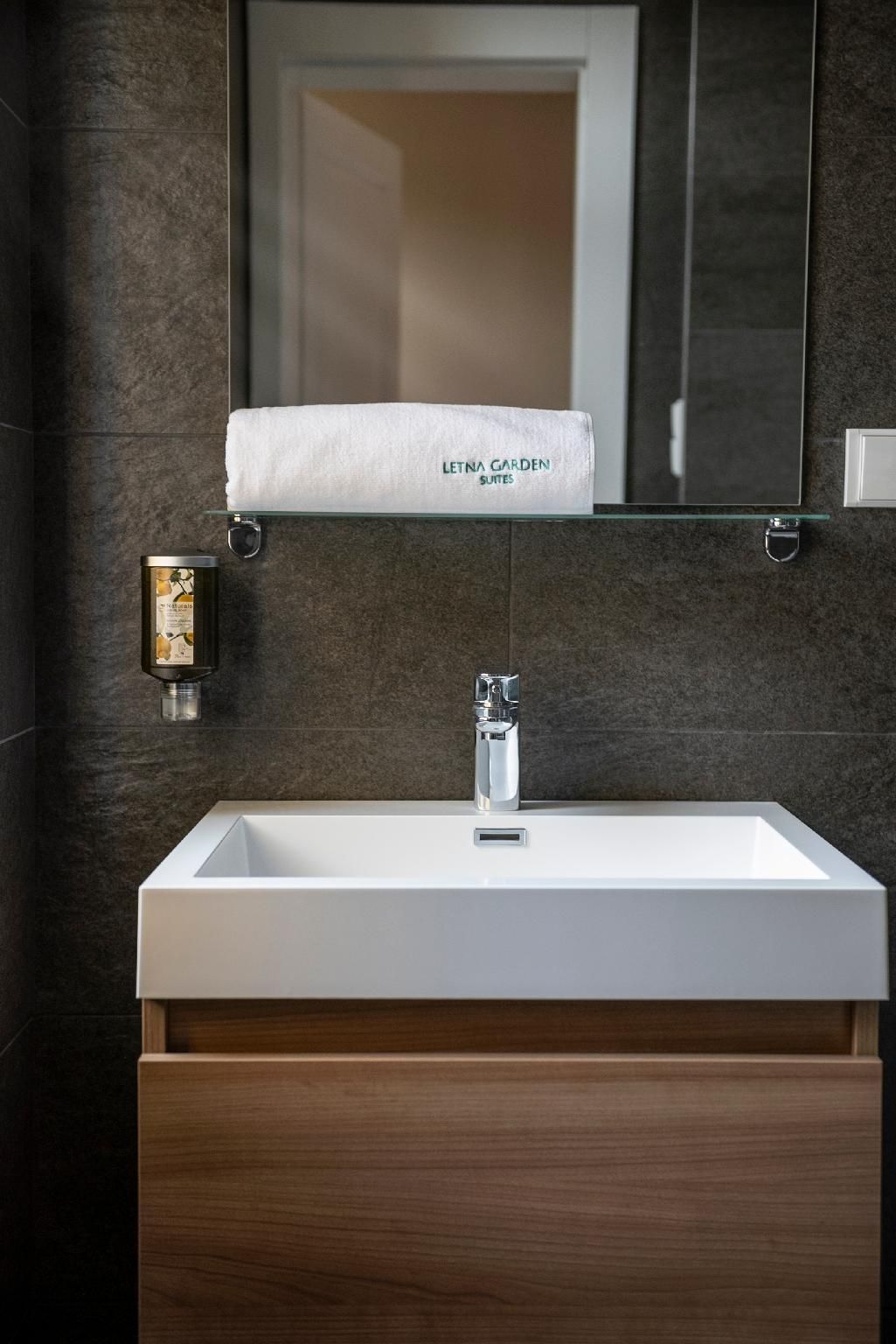 Letna Garden Suites Superior One Bedroom Suite 2