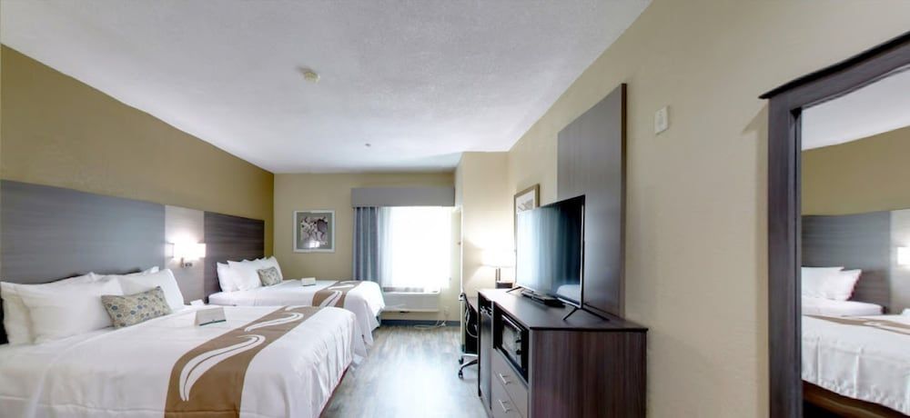 Suite, 2 Queen Beds, Non Smoking