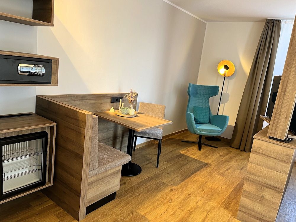 WESTSIDE Hotel Garni Comfort Double Room, 1 Queen Bed 5