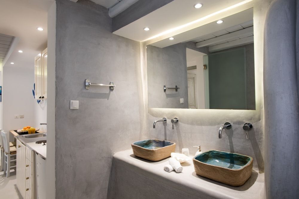 Mykonos Village Deluxe Apartment, 1 Bedroom, Kitchenette, Pool View 5