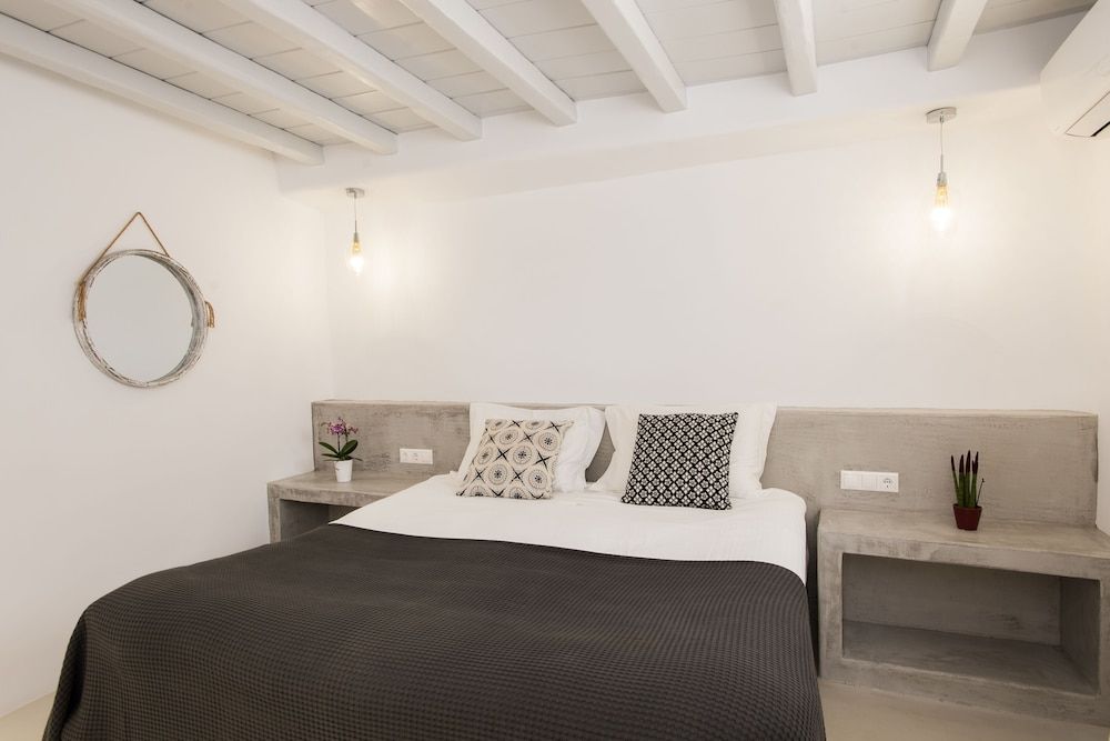 Mykonos Village Deluxe Apartment, 1 Bedroom, Kitchenette, Pool View