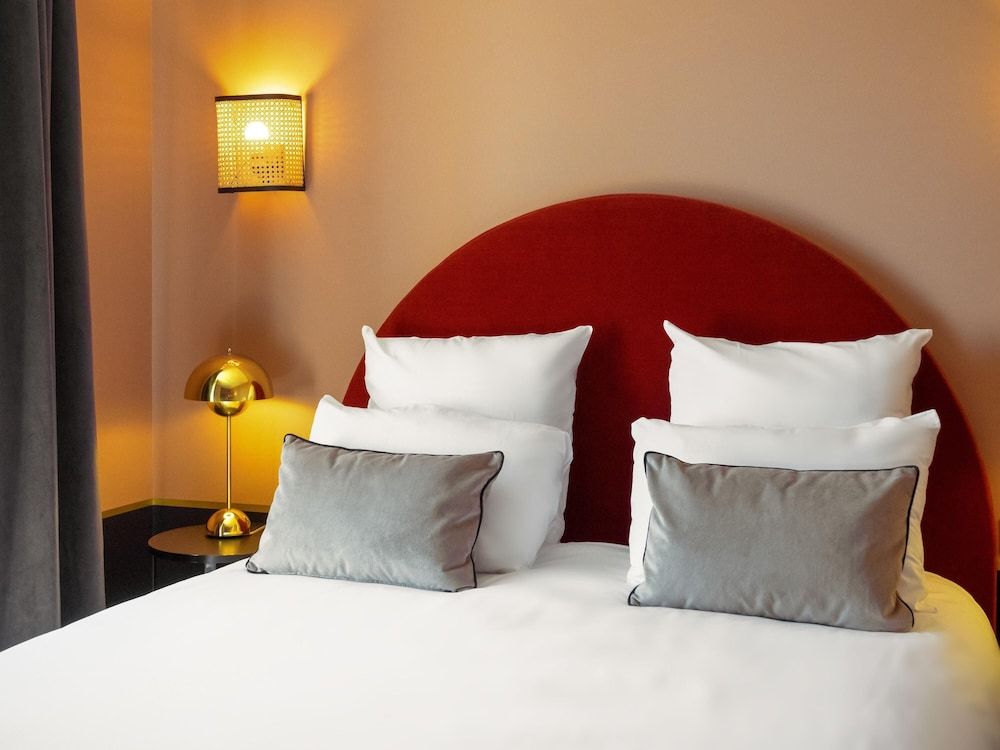 Room (Port Side)