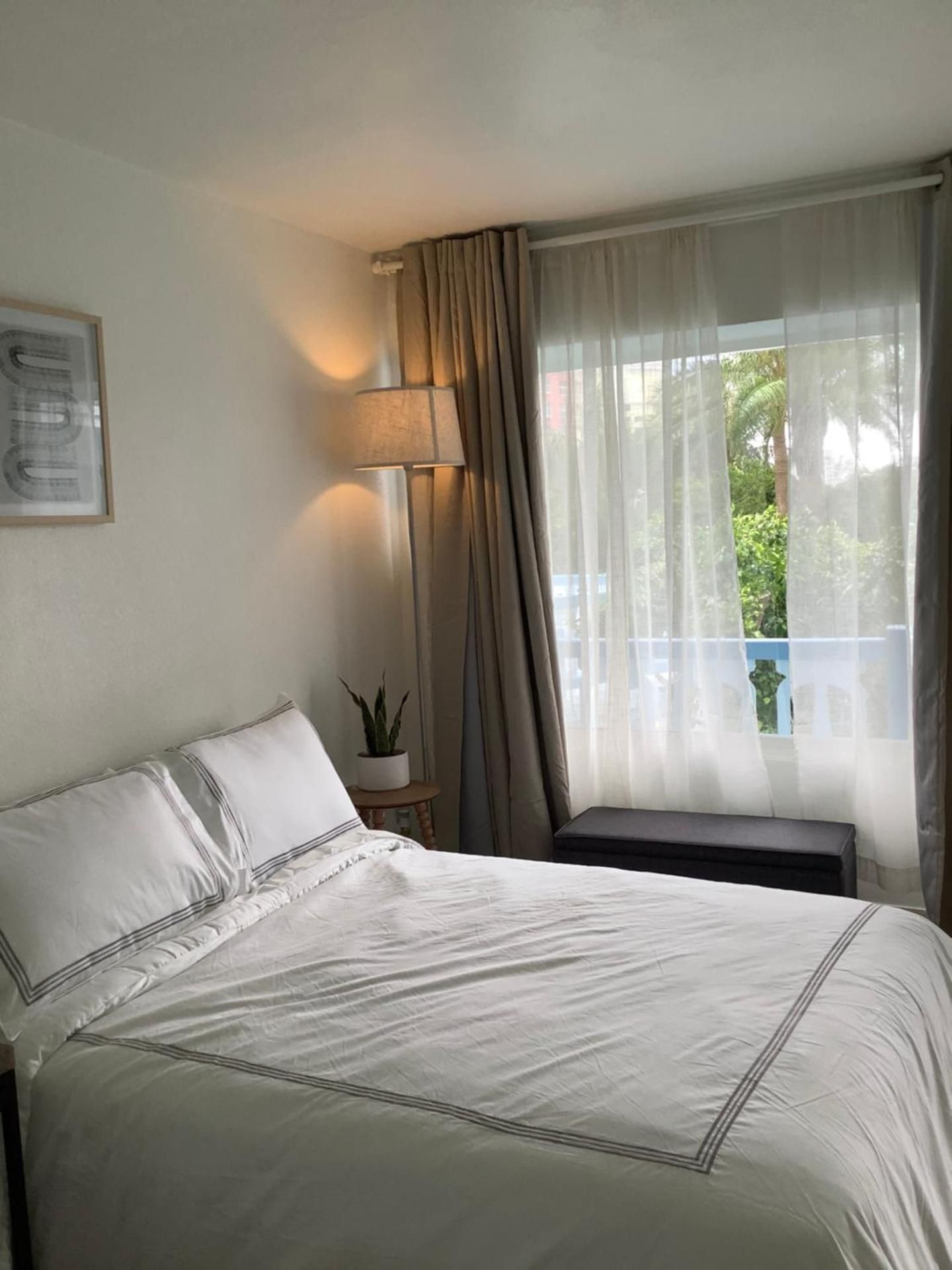 undefined Hotel Motel Lauderdale Inn 8