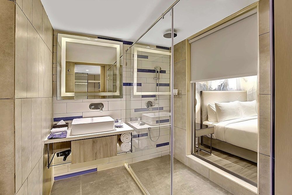 Park Inn by Radisson Surat Standard Room, 2 Twin Beds 9