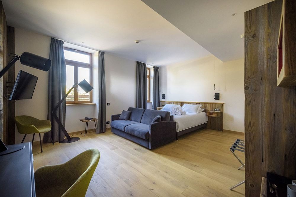 Junior Suite, Courtyard View