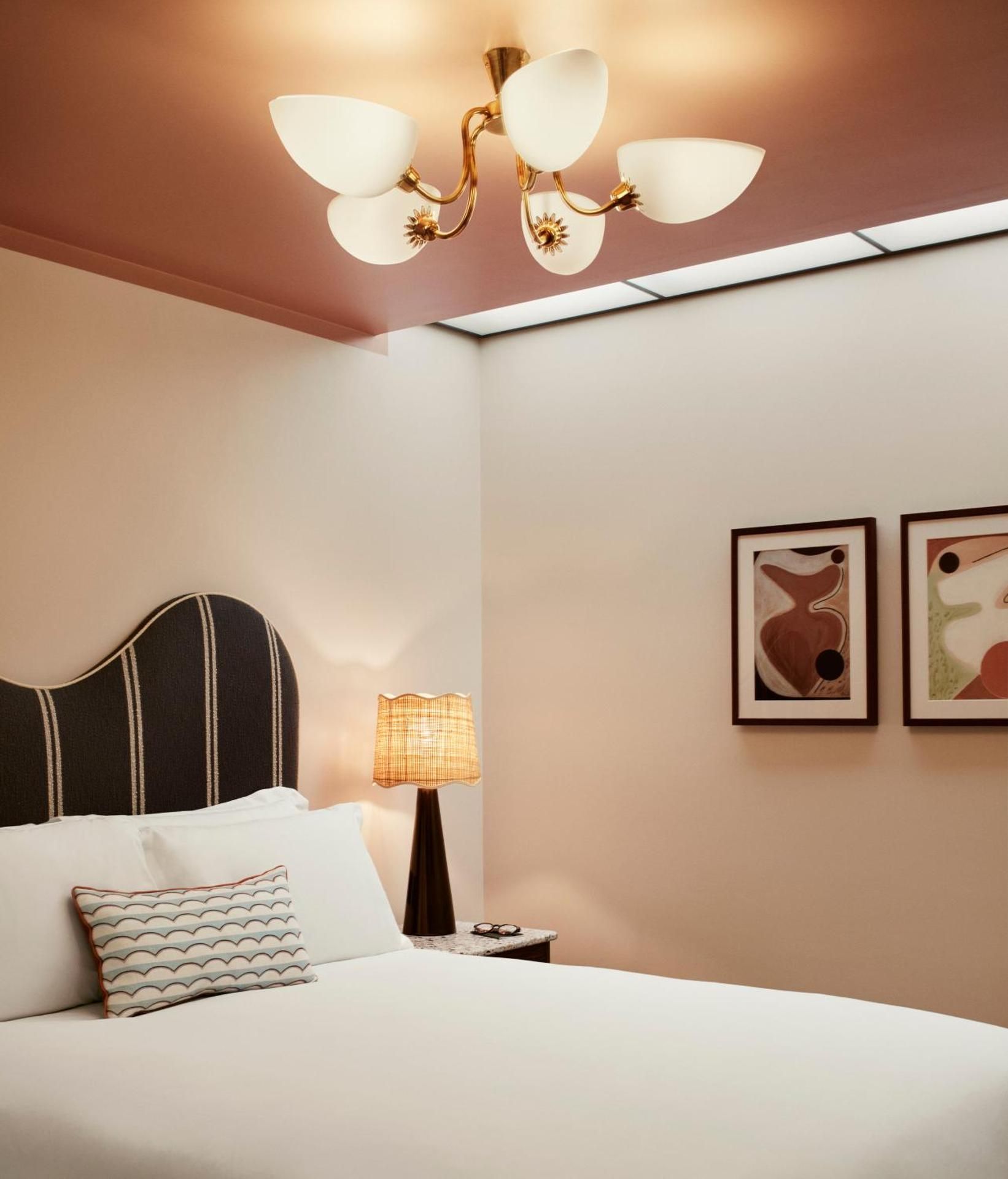 Cozy Room No Windows